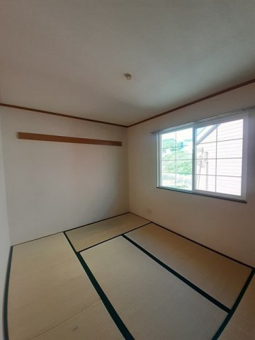 プランタンАの内装|明るい色調の室内です