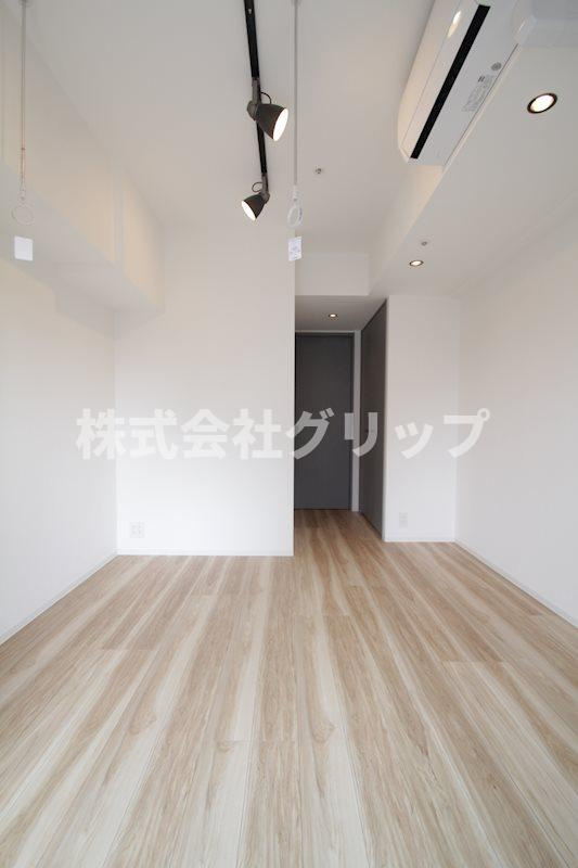 ZOOM横浜桜木町の居間・リビング