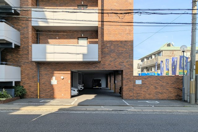 【外観】 | ライフスペースキャノン駐車場