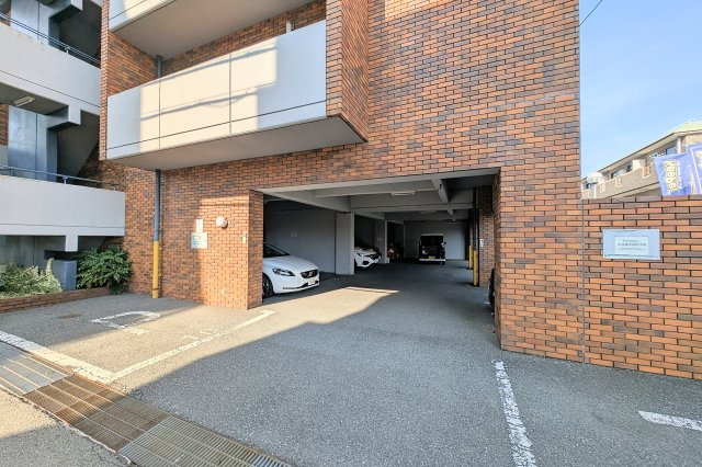 【駐車場】 | ライフスペースキャノン駐車場