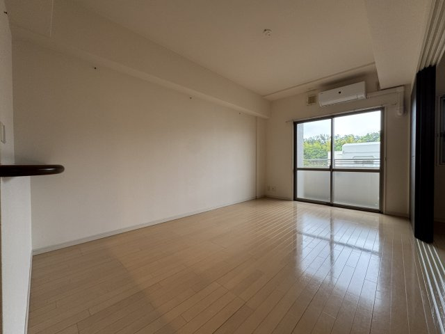 豊中市寺内１丁目の賃貸マンションの居間・リビング