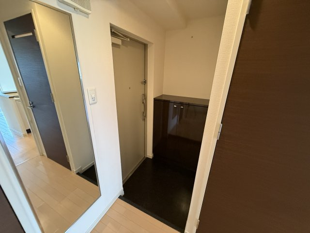 豊中市寺内１丁目の賃貸マンションの玄関