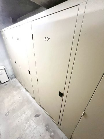 ガーデンヒルズラ・モード白石ステーションのその他共用部分|タイヤやレジャー用品、お仕事道具の収納も可能なトランクルーム完備！