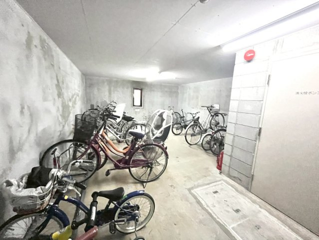 ガーデンヒルズラ・モード白石ステーションの駐輪場|室内駐輪場！