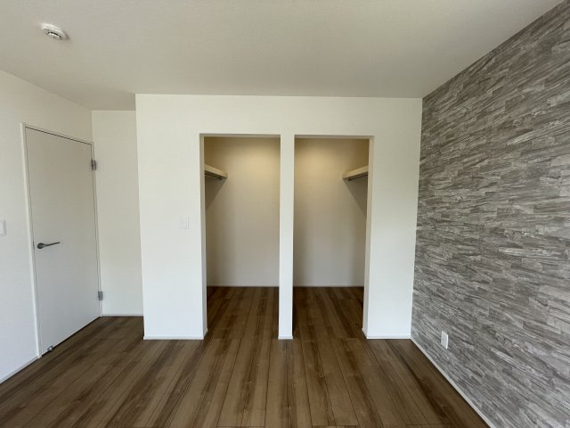 【その他】 | 【新築分譲住宅】河北町　谷地字田中　全4棟 | 【Room】
プライベートルームにはやさしい光が射し込み、明るい空間で読書や音楽など一人の時間も楽しめます。