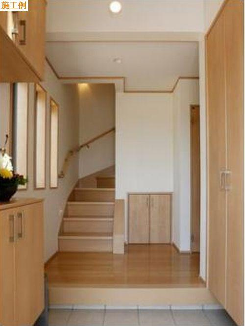 秦野市曽屋新築戸建て　3期15号棟の玄関|玄関施工例