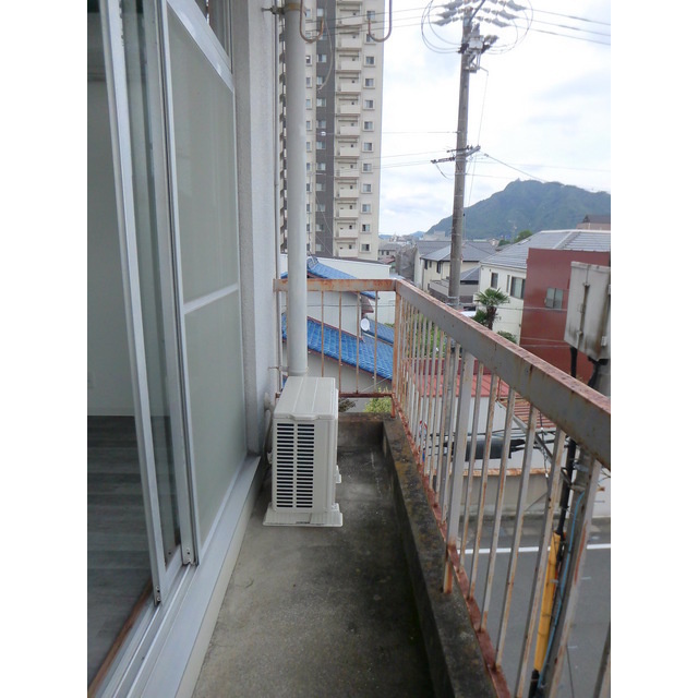 メゾンラピス（旧：早栄ビル）のバルコニー