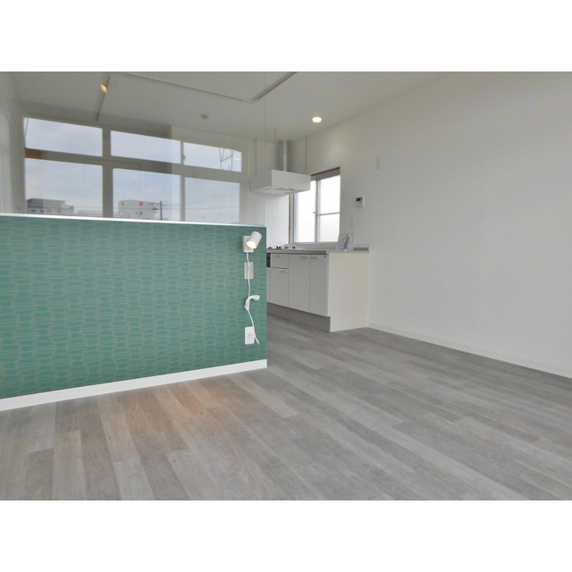 メゾンラピス（旧：早栄ビル）の居間・リビング