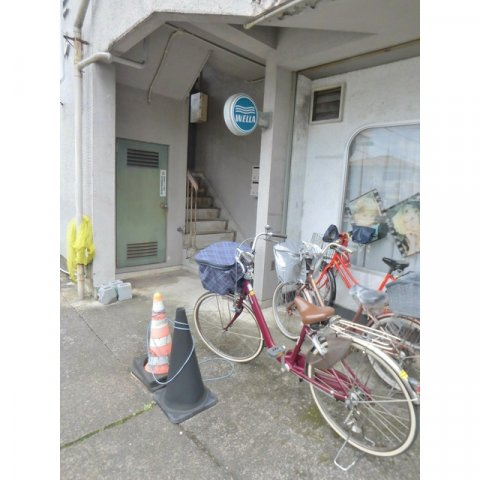 メゾンラピス（旧：早栄ビル）のエントランス