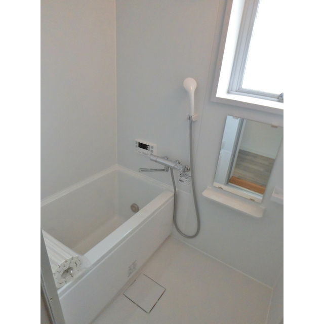 メゾンラピス（旧：早栄ビル）の浴室