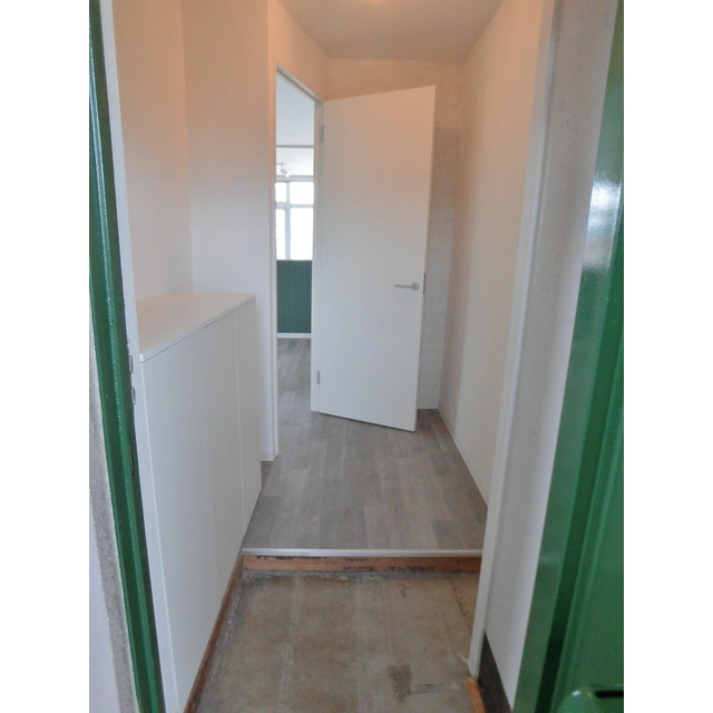 メゾンラピス（旧：早栄ビル）の玄関