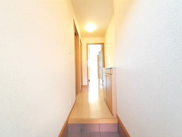 クロンドールⅡの玄関|収納もある玄関です