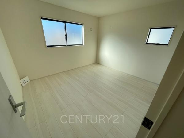 前橋茂木町第3 5号棟の洋室|２面採光の明るい洋室です。