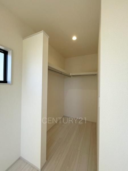 前橋茂木町第3 5号棟の収納|ハンガーパイプ付きクローゼットです。