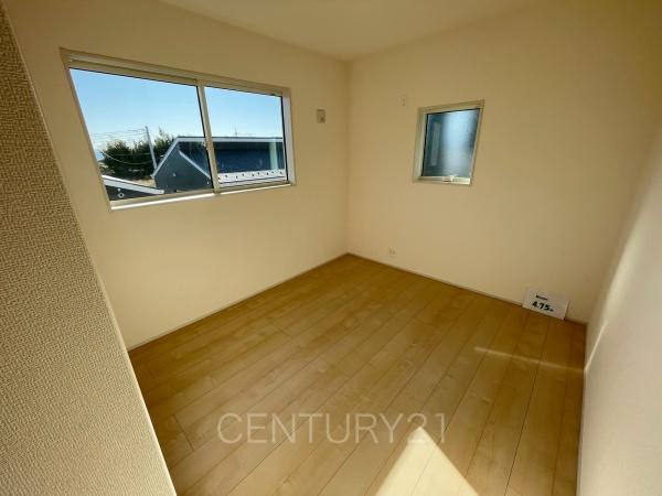 前橋茂木町第3 2号棟の洋室|２面採光の明るい洋室です。