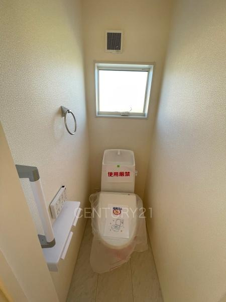 前橋茂木町第3 2号棟のトイレ|２階トイレです。
温水シャワー洗浄機能付き。
手摺り付きです。