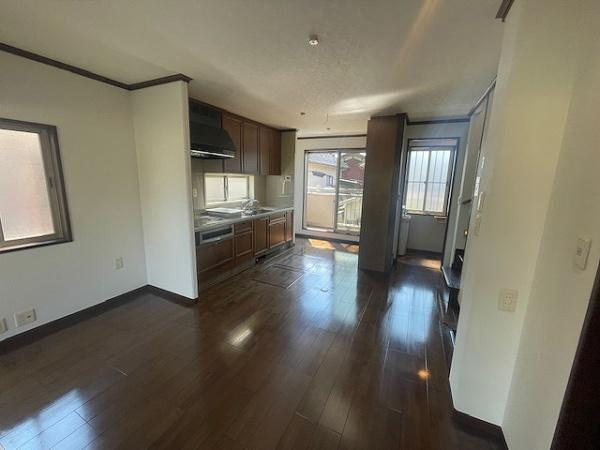 【居間・リビング】 | 守口市佐太中町6丁目　中古戸建