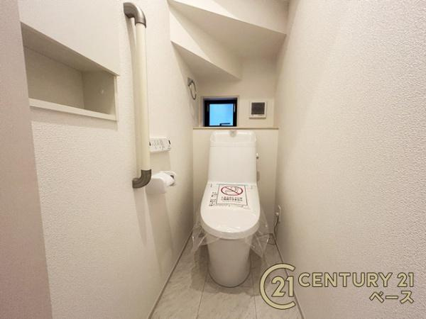 グラファーレ東菜畑 ／新築一戸建のトイレ|■現地撮影写真■１・２階ともに清潔感ある綺麗なお手洗を完備！