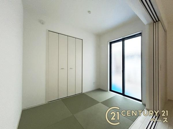 生駒市東菜畑２丁目 ／新築一戸建の和室|■現地撮影写真■リビング隣接タイプの和室です！