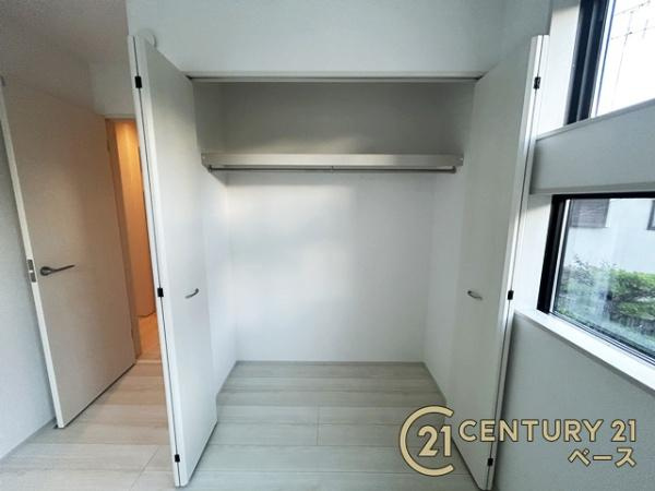 生駒市東菜畑２丁目 ／新築一戸建の収納|■現地撮影写真■冬物のコートや季節のものなどたくさんしまえる広さ！
