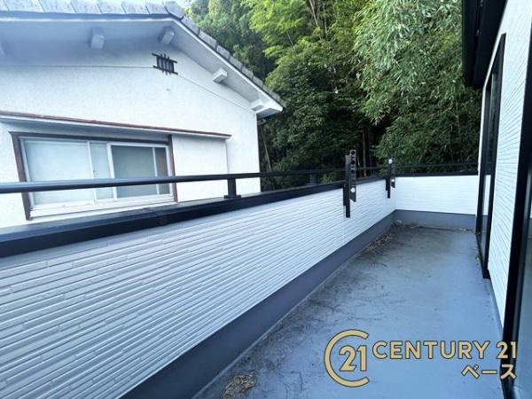 生駒市東菜畑２丁目 ／新築一戸建のバルコニー|■現地撮影写真■日当たりのよいバルコニー！洗濯物もよく乾きます！