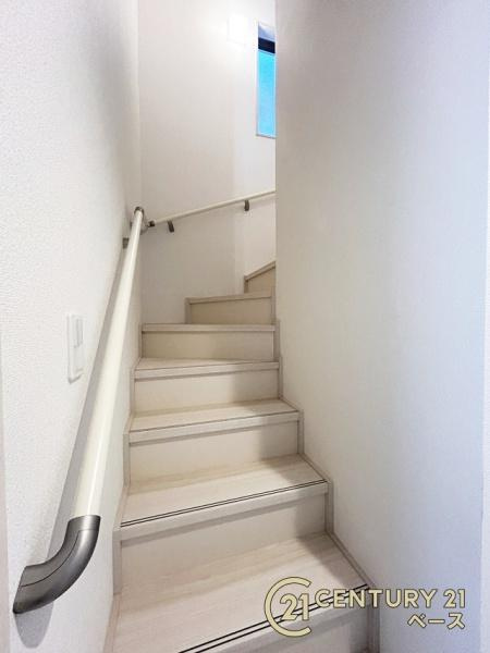生駒市東菜畑２丁目 ／新築一戸建の内装|■現地撮影写真■こちらは階段になっております。

