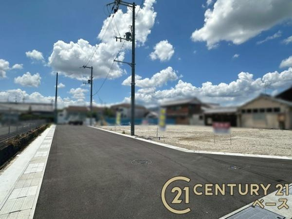 北葛城郡広陵町大字南郷の売地の前面道路含む現地写真