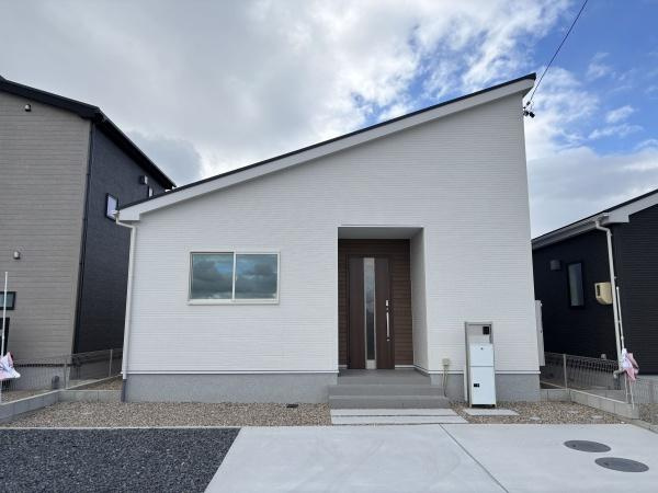 西尾一色町千間24-1期　全3棟・2号棟