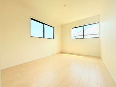 【内観：施工例】 | ◆平塚市ふじみ野新築住宅◆ | 【モデルルーム】◆気持ちの良い風が室内へ入り込む居室。家具を配置しても広々ご利用いただけます！！