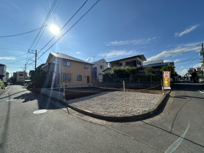 【外観】 | ◆平塚市ふじみ野新築住宅◆ | ◆堂々たる趣ながら、主張し過ぎずどこか余裕を感じさせるシャープなフォルムで佇む邸宅は、晴天の空と照らし合わせる事で、本来あるべき完成形の姿を見せてくれます。