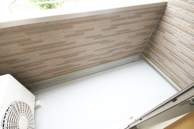 クレール宝塚のバルコニー|外からの目が気にならないバルコニーで洗濯物が干せます