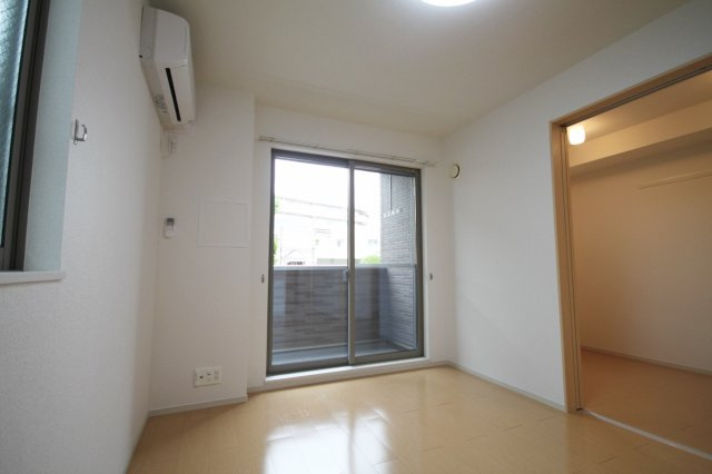 クレール宝塚の居間・リビング|使いやすいリビングです