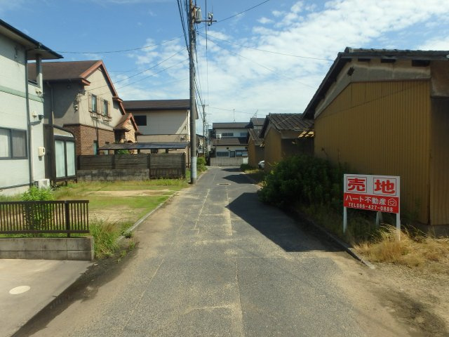 東塚売地　約284坪の前面道路含む現地写真
