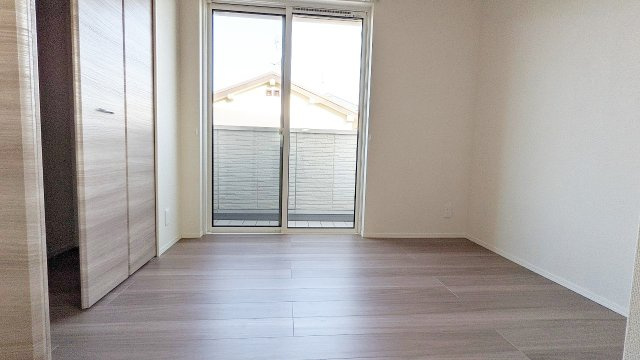 宝塚市伊孑志３丁目のアパートの居間・リビング