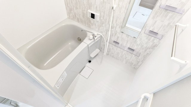 リベルテ逆瀬川の浴室