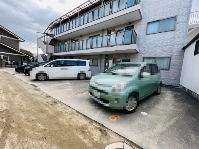 メイゾーン霞ヶ丘のエントランス