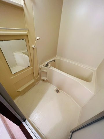 メイゾーン霞ヶ丘の浴室