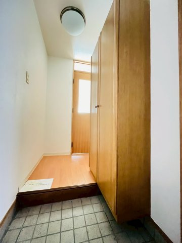 アールドリキューの玄関