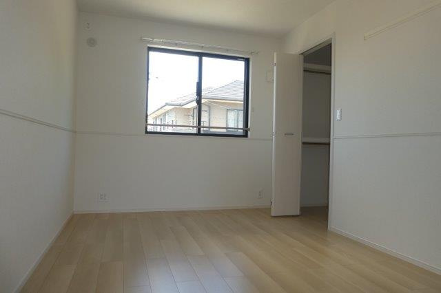 リジョイス井尻野Bの収納|洋室