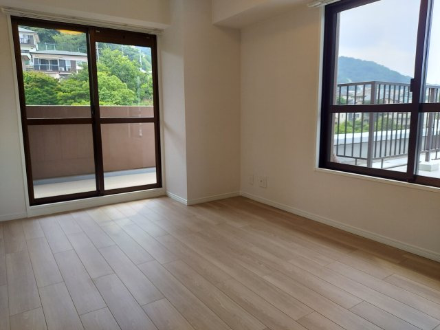 ダイアパレス宝塚月見山の洋室|洋室約6.9帖