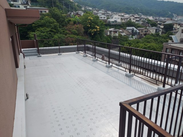 ダイアパレス宝塚月見山のバルコニー|ルーフバルコニー