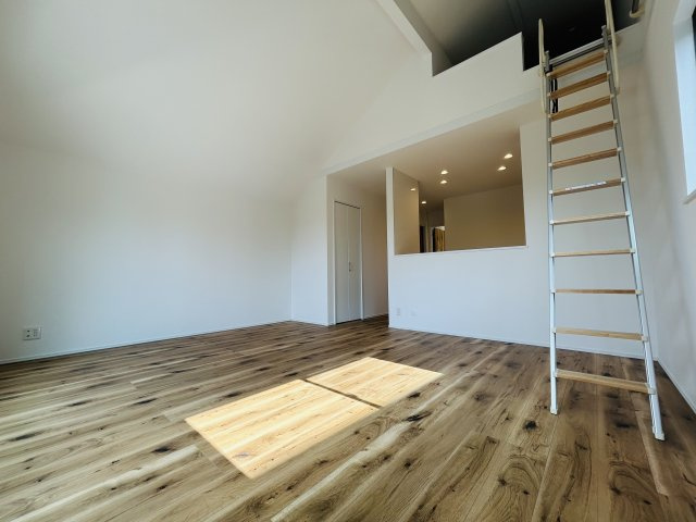 ◆完成済み◆戸塚区汲沢町 新築戸建 3290万円の居間・リビング