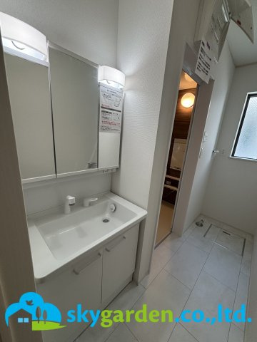 平塚市龍城ケ丘26番　新築戸建　全4棟D号棟の独立洗面台