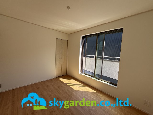 平塚市龍城ケ丘26番　新築戸建　全4棟D号棟の洋室