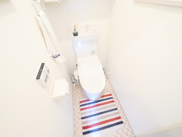 南肘塚町一戸建のトイレ|コンパクトで使いやすいトイレです