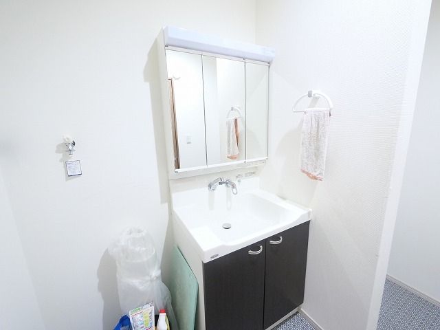 南肘塚町一戸建の洗面所|使いやすい洗面所です