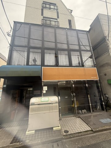 ニュートレンドビルの外観