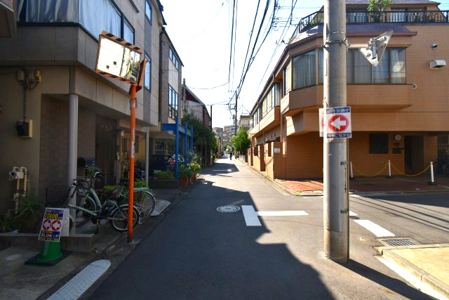 富久町・中古戸建の前面道路含む現地写真