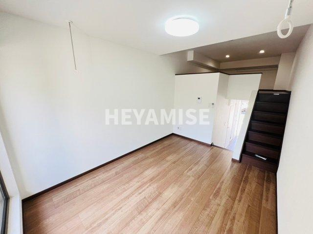 フォレスト飯盛の居間・リビング