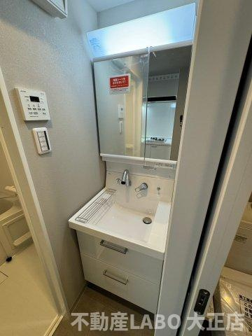 Monotone弁天町の洗面所